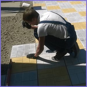 Укладання тротуарної плитки та бруківки